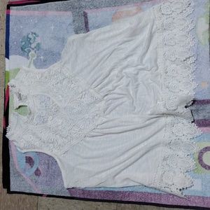 No boundaries top never worn size xxxl